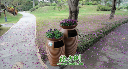 園林景區環保的選擇,玻璃鋼帶花盆垃圾桶