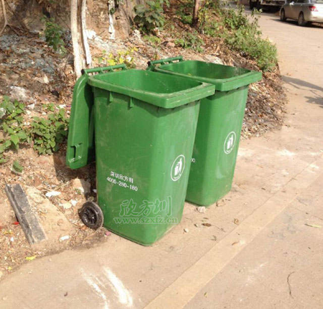 欣方圳塑料垃圾桶 支援湖北新農(nóng)村環(huán)境建設(shè)