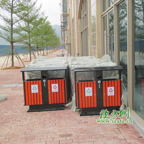 廣州清遠地產物業公司，增添欣方圳鋼木垃圾桶